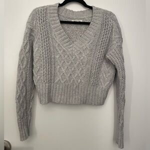 American Eagle Knitted Cropped V-Neck Cable-Knit Grey Sweater Size XS